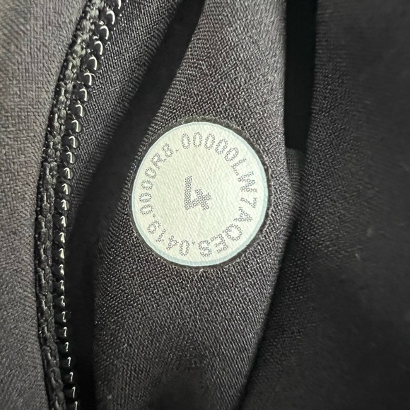 4 Lululemon Track That Short 5" inches inseam
Black women’s size W7AQES running - Picture 5 of 5